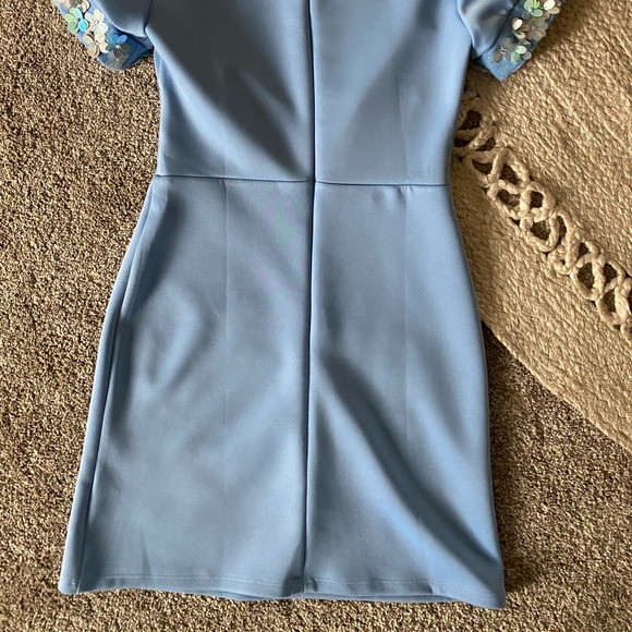 Baby blue short sleeve shift dress sleeve sequins - Picture 2 of 3